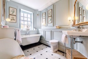 Ralph reviews a grade II period property in farndon bathroom 