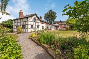 Ralph reviews a grade II farmhouse in clutton outside view 