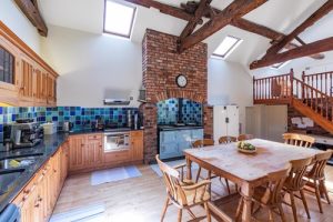 Ralph reviews a grade II farmhouse in clutton kitchen 