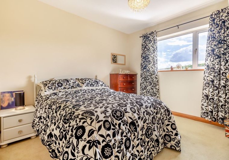 bedroom in a bungalow for sale in penyffordd